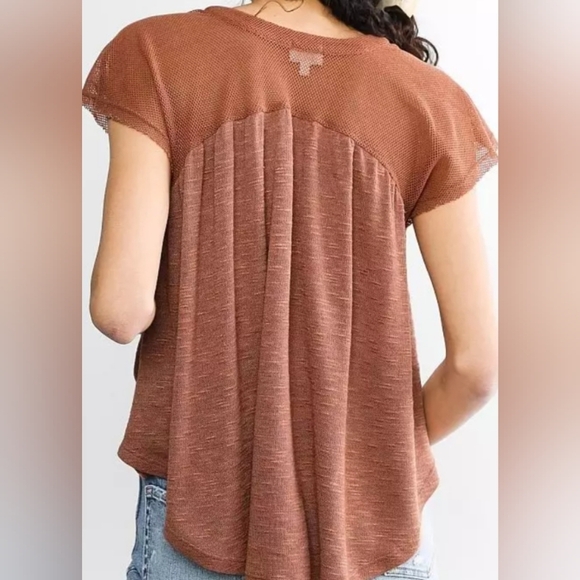 2/$30 Lady's BKE Lightweight Summer top (#308) - Picture 6 of 9